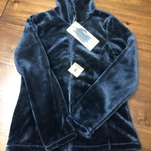 Beautiful blue 32 Degree sweater!!